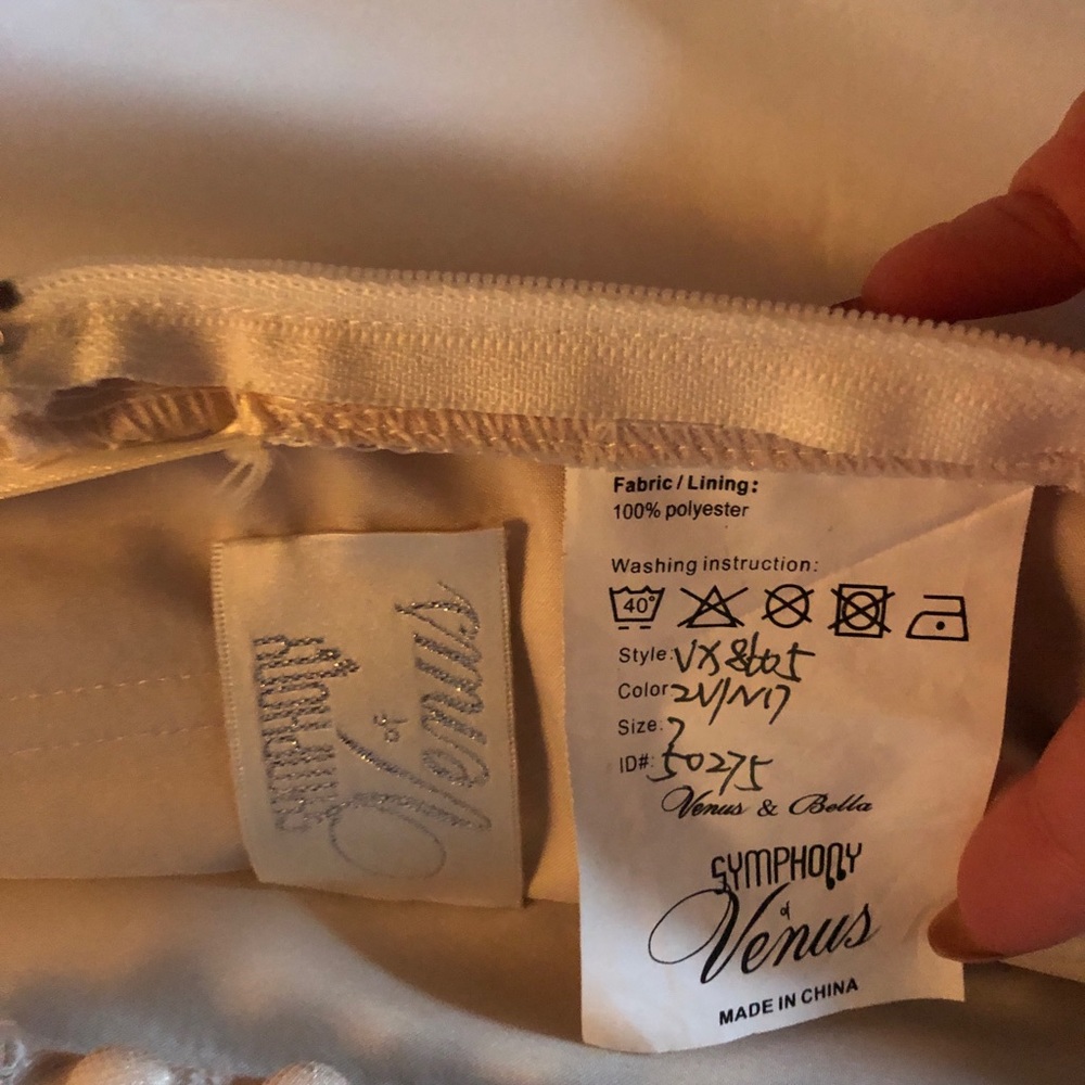 Brand new wedding gown Never altered never used! - Picture 5 of 5